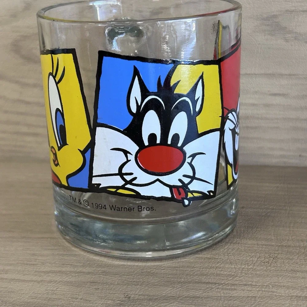Vintage WB Bugs Bunny, Tweety, and Sylvester 1994 Looney Tunes Glass Coffee Mug